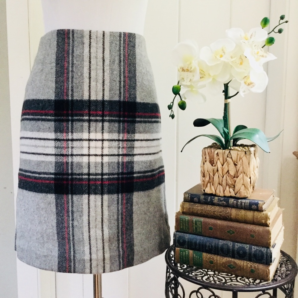TALBOTS Grey Black Tartan Plaid Wool Pencil Skirt
